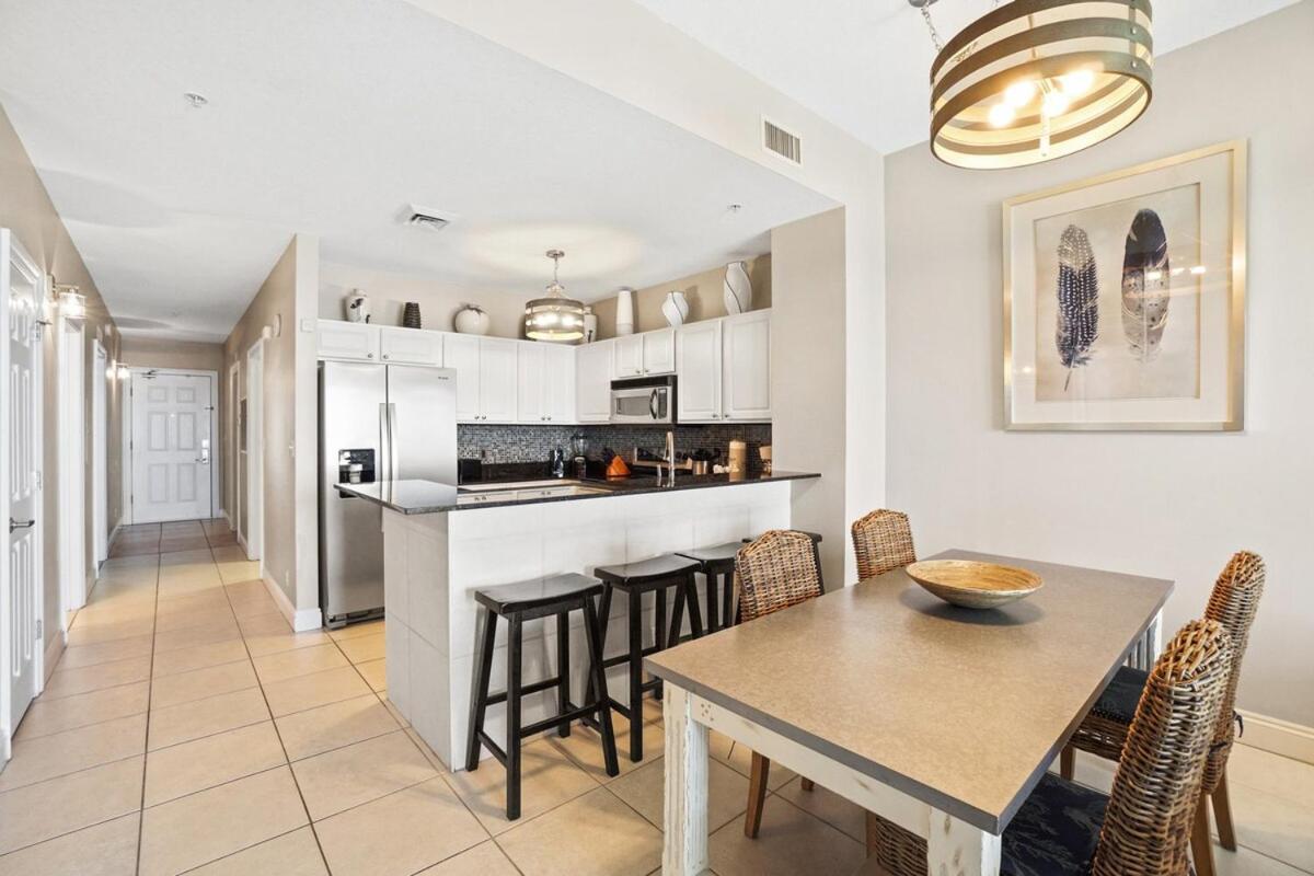 Calypso 2306e Penthouse 3br 2ba Views Anywhere Apartment Panama City Beach